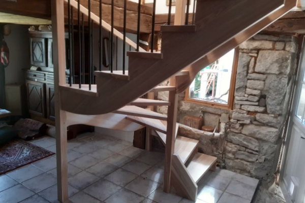 Pose d'escaliers dans le Jura